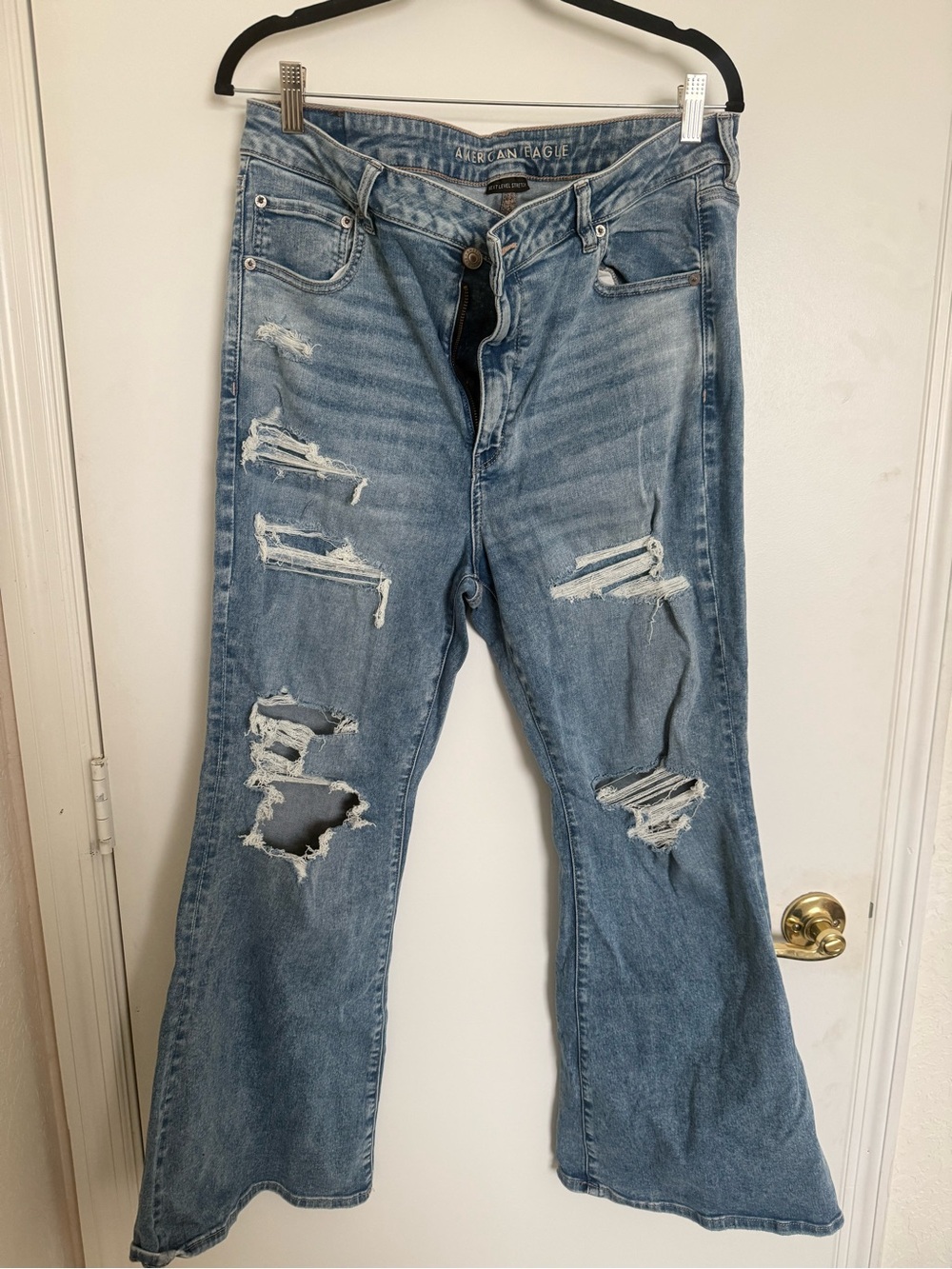 American Eagle Outfitters Light Blue Women's Bootcut Distressed Jeans